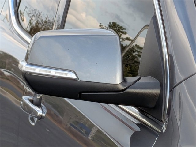 Used 2022 GMC Acadia Denali w/ Denali Technology Package image 8