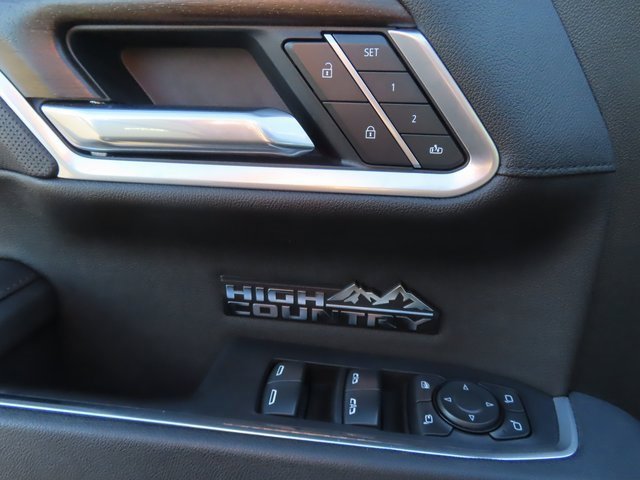 Certified 2025 Chevrolet Silverado 1500 High Country w/ Technology Package image 11
