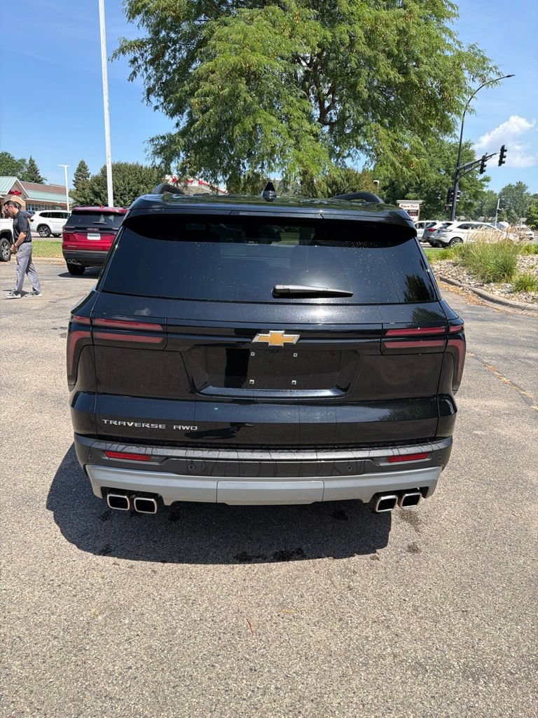 Used 2026 Chevrolet Traverse LT AWD/4WD image 9
