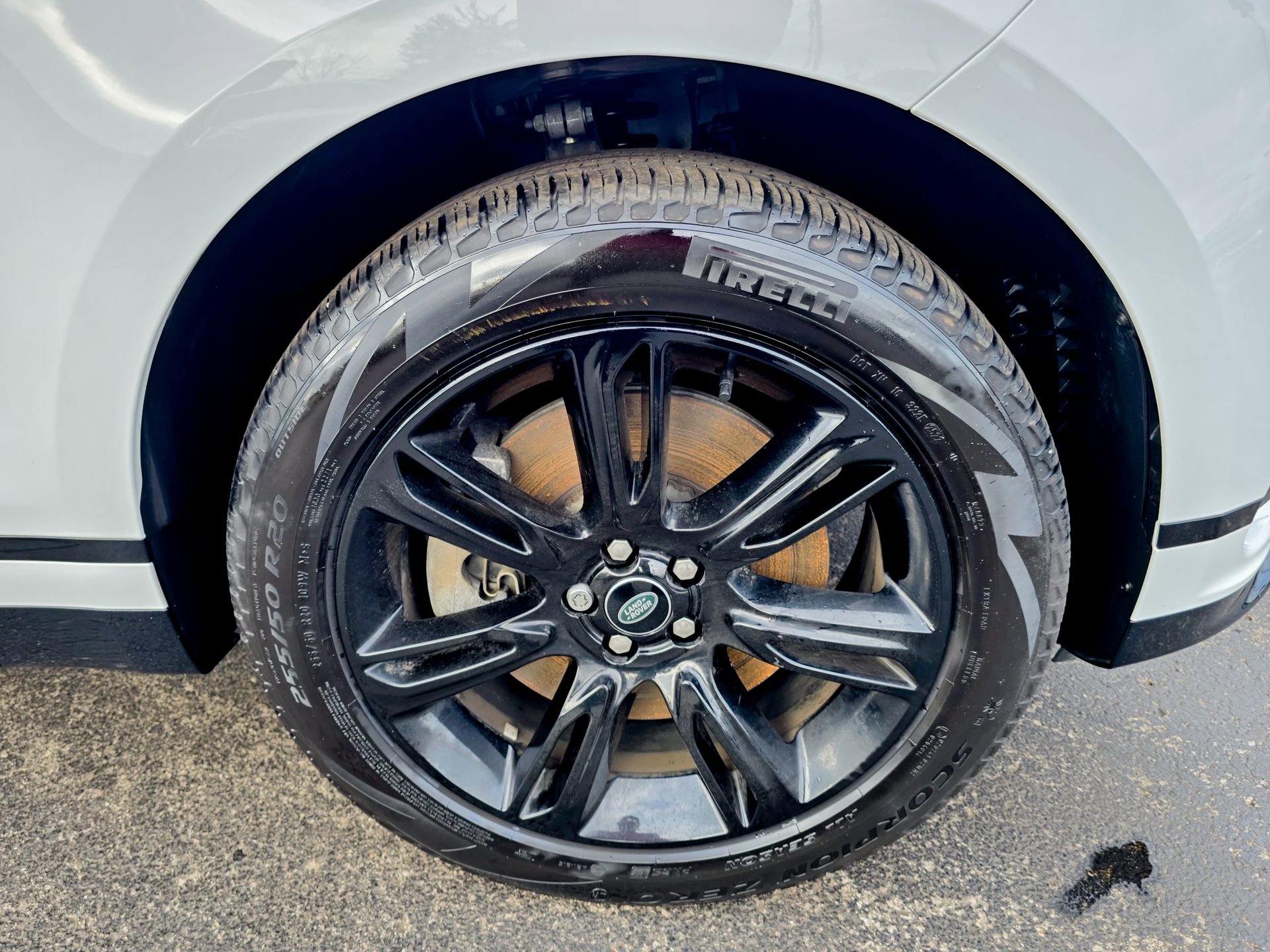 Used 2023 Land Rover Range Rover Velar R-Dynamic S image 28