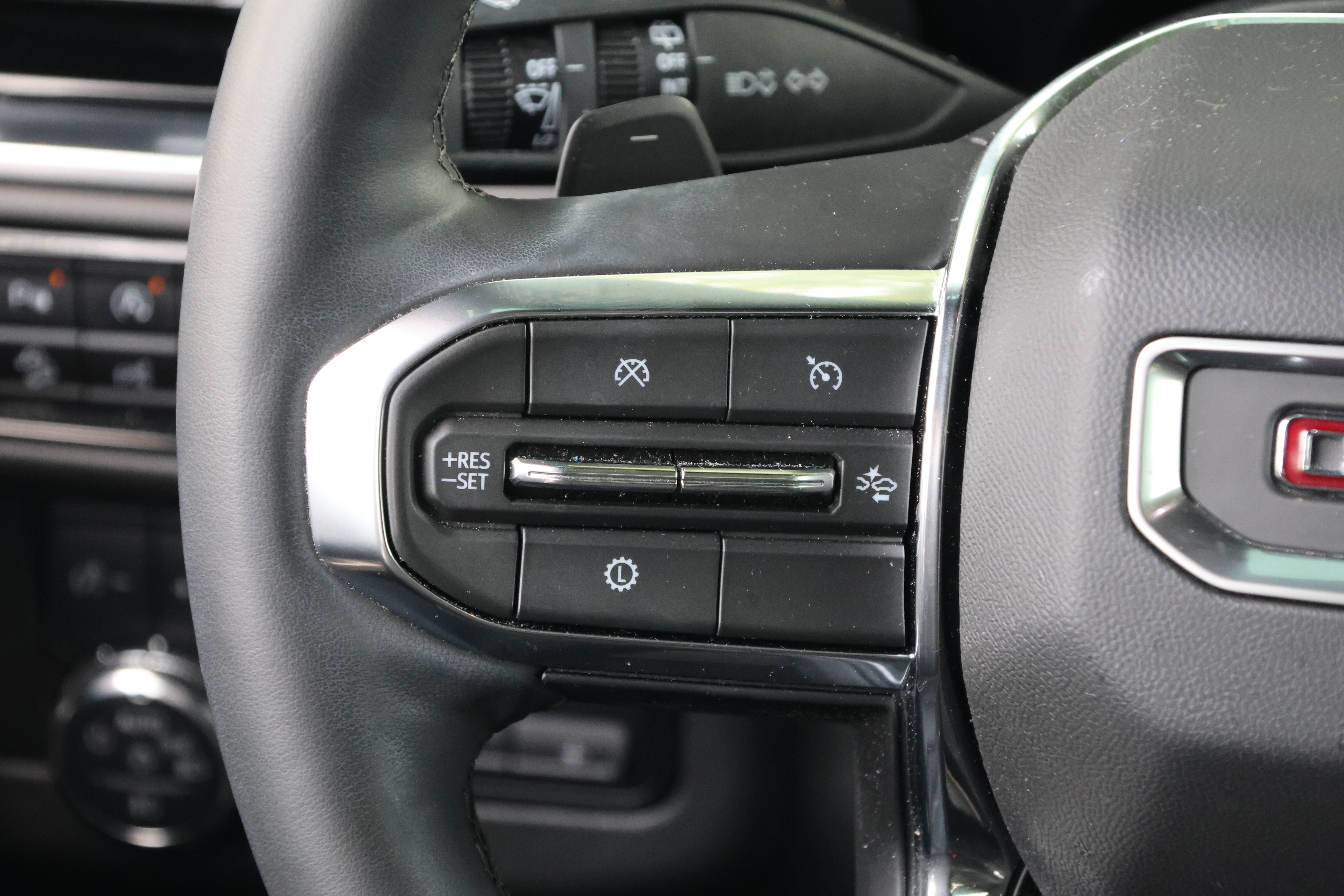 Used 2025 GMC Yukon Elevation AWD/4WD image 22