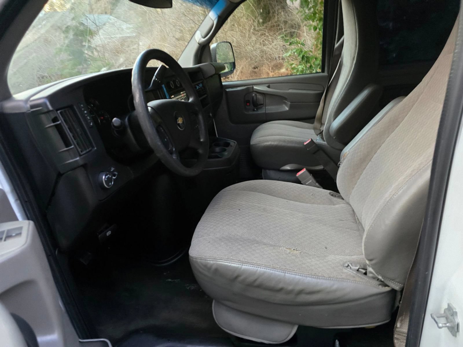 Used 2015 Chevrolet Express 3500 LT w/ LT Preferred Equipment Group RWD image 20