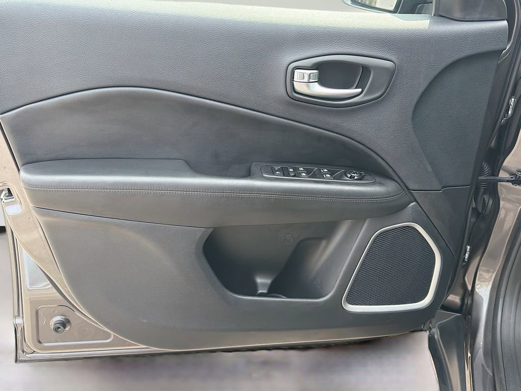 Used 2021 Jeep Compass Latitude image 21