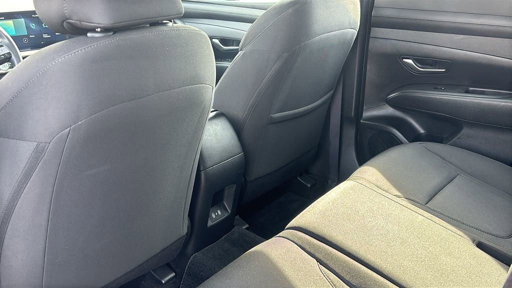 Used 2025 Hyundai Tucson SE image 31