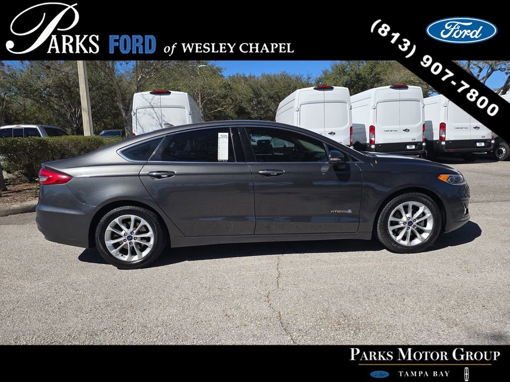 Used 2019 Ford Fusion SEL image 3