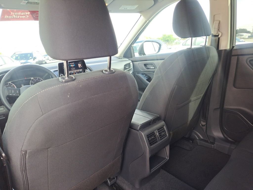 Used 2026 Nissan Rogue S image 23