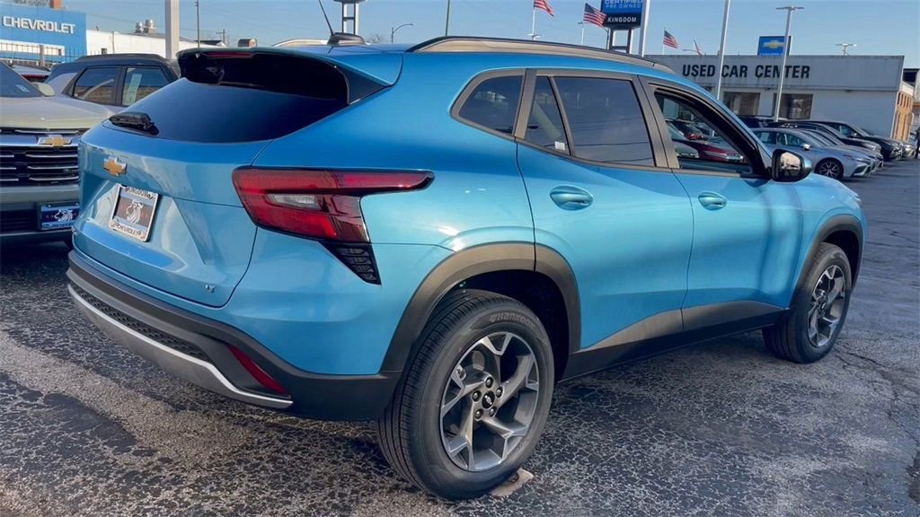 New 2025 Chevrolet Trax LT image 3