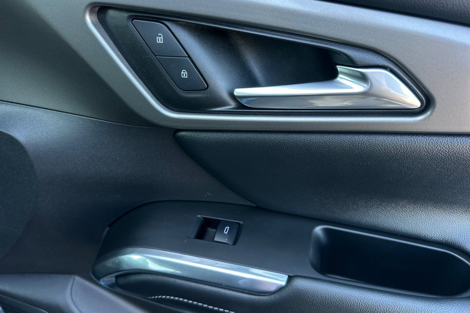 Certified 2025 Chevrolet Traverse LT w/ LPO, Floor Liner Package image 23