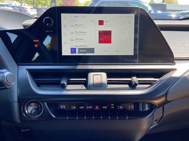 Certified 2025 Lexus UX 300h AWD w/ Accessory Package (Z1) image 19