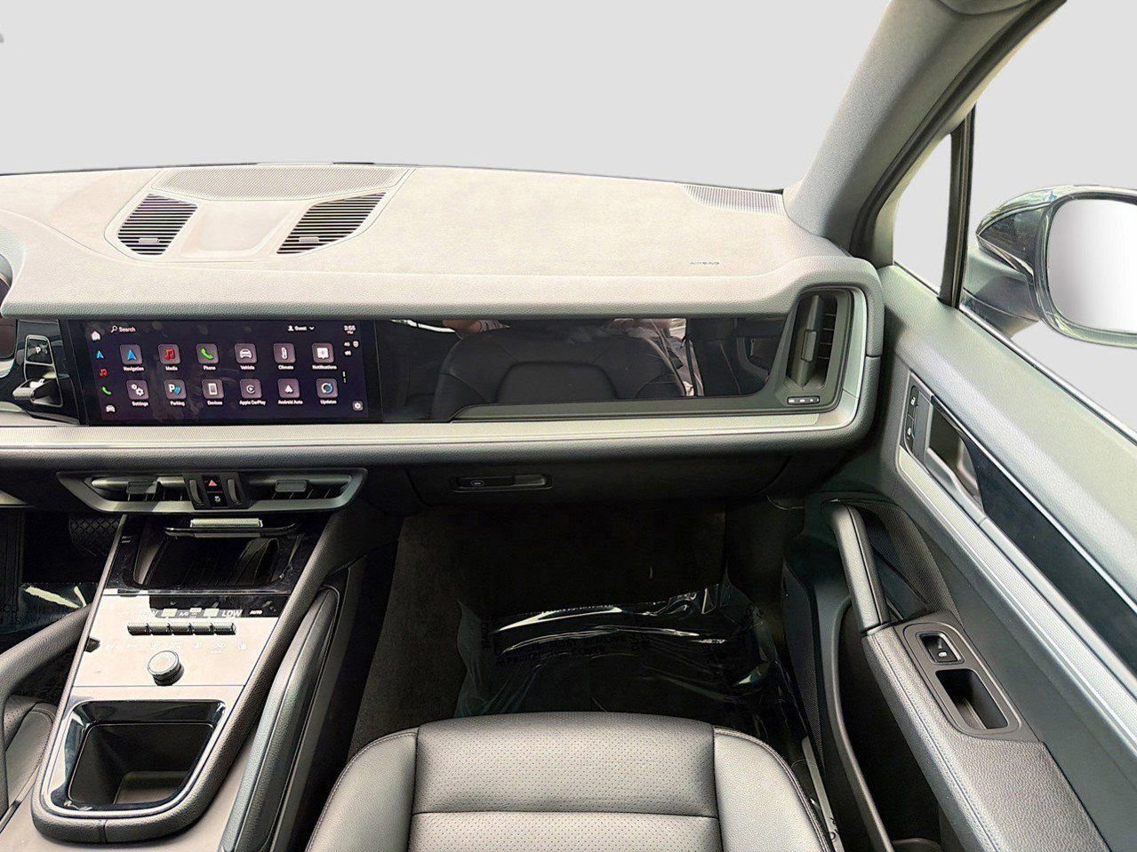 Used 2024 Porsche Cayenne image 19