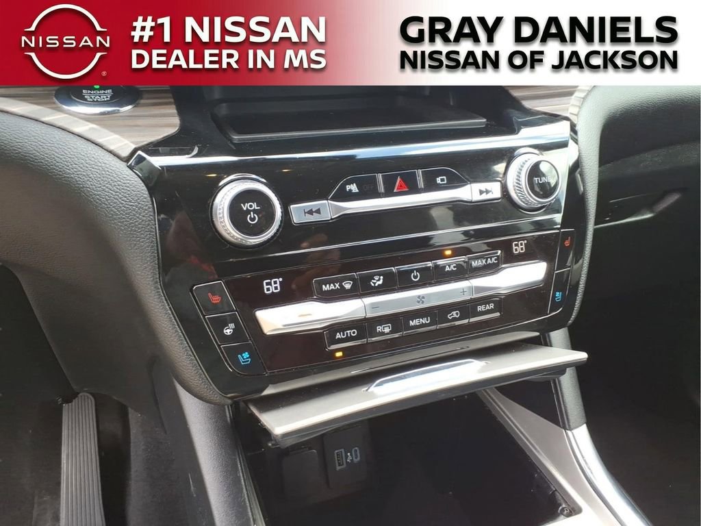 Used 2021 Ford Explorer Limited w/ Equipment Group 301A RWD image 18