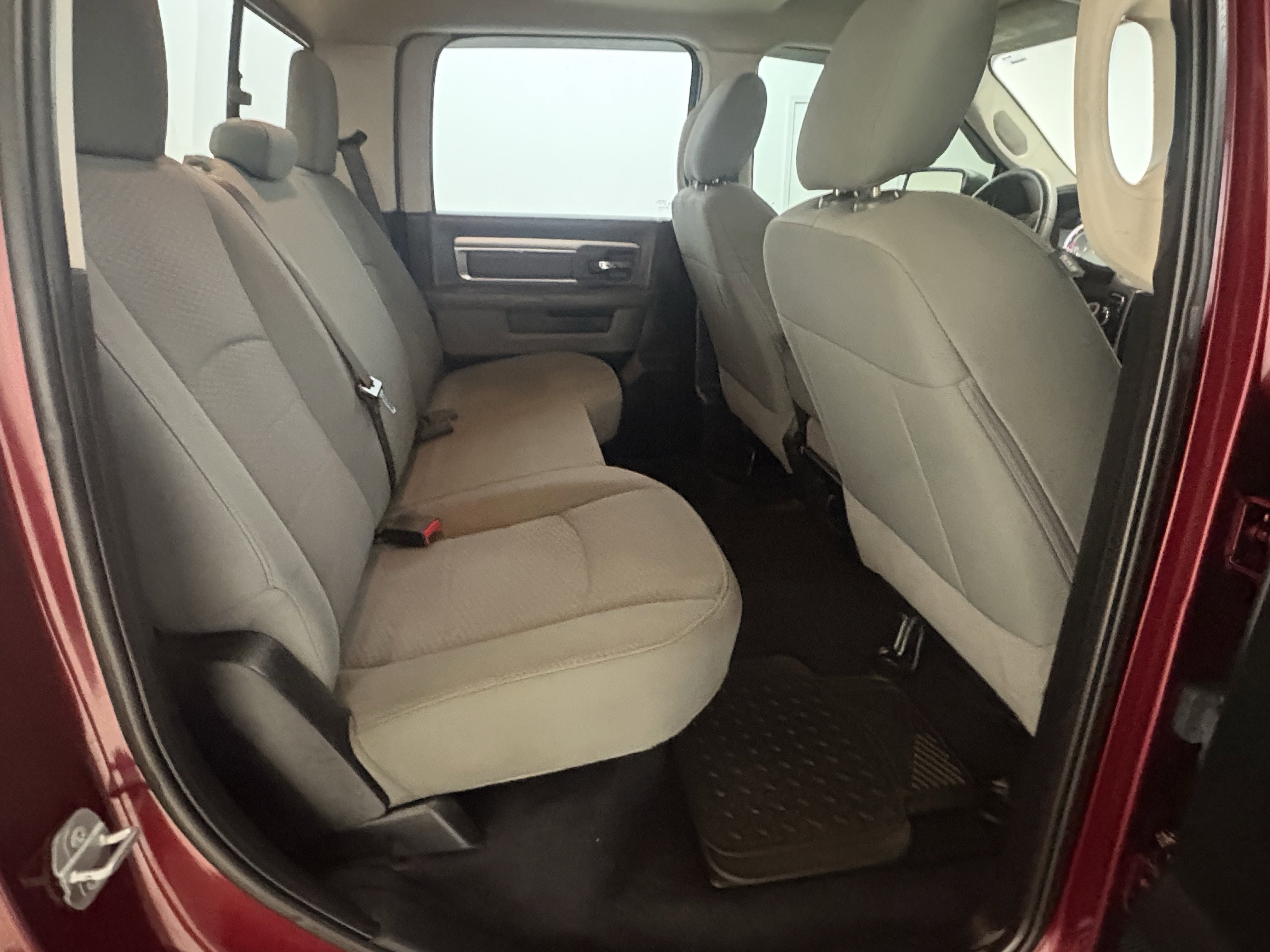 Used 2019 RAM 1500 Classic SLT RWD image 17