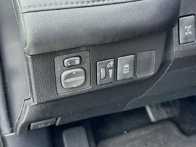 Used 2013 Toyota RAV4 XLE AWD/4WD image 10