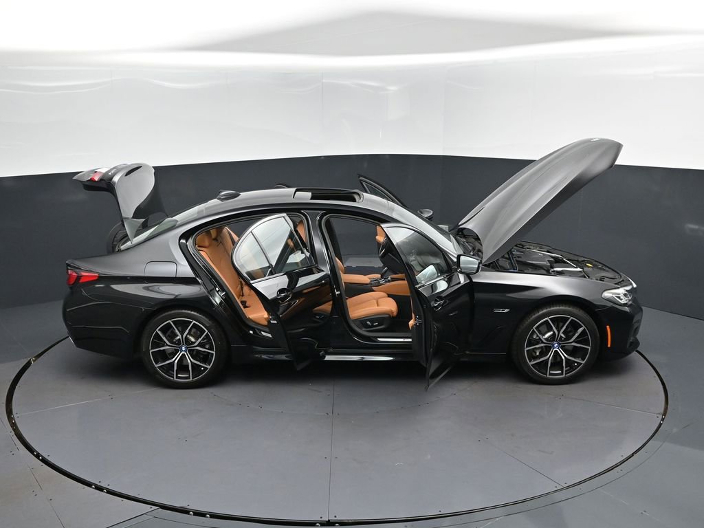 Certified 2023 BMW 530e w/ M Sport Package image 50