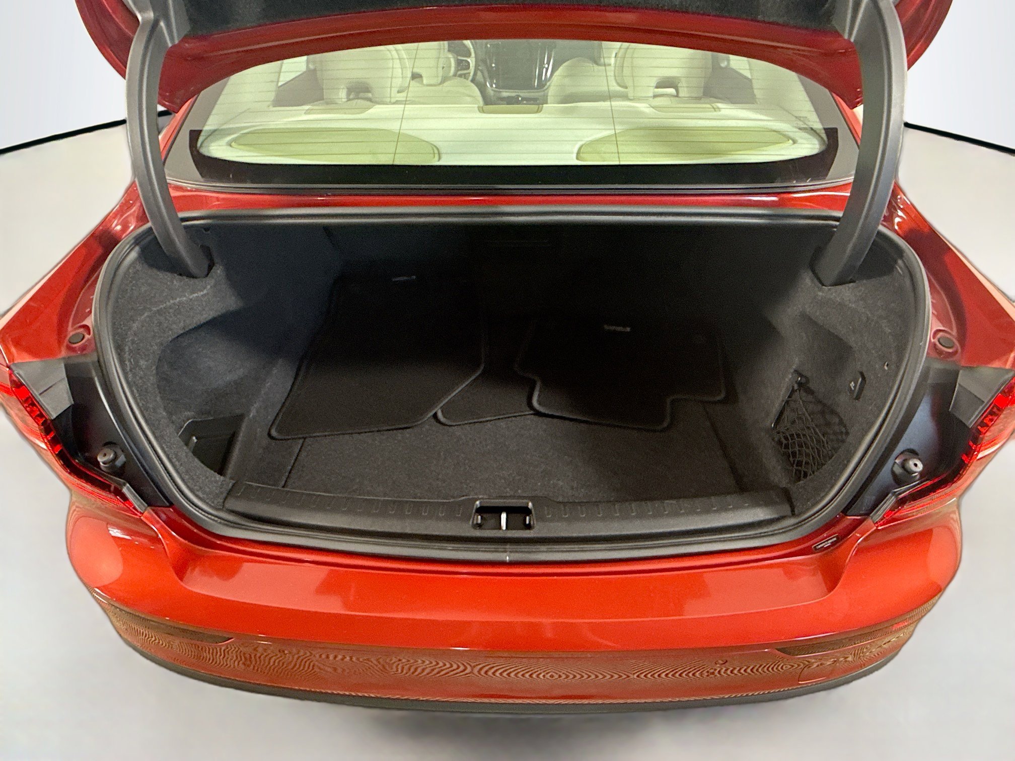 Used 2020 Volvo S60 T5 Momentum image 35