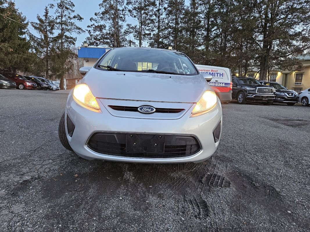 Used 2012 Ford Fiesta SE image 8