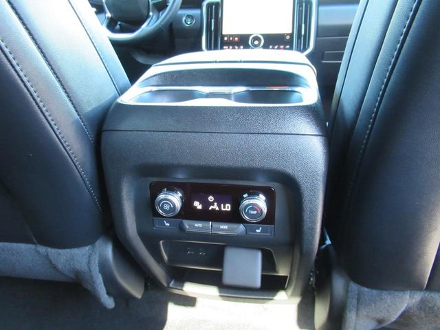 Used 2025 GMC Acadia Denali FWD image 31