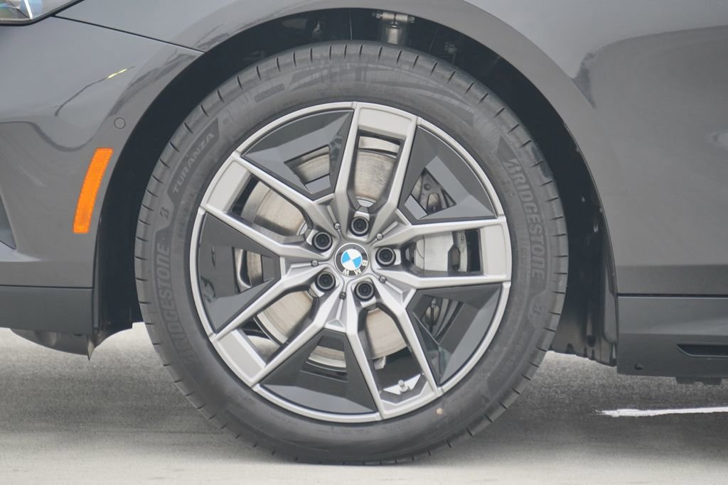 Used 2026 BMW i5 eDrive40 image 5