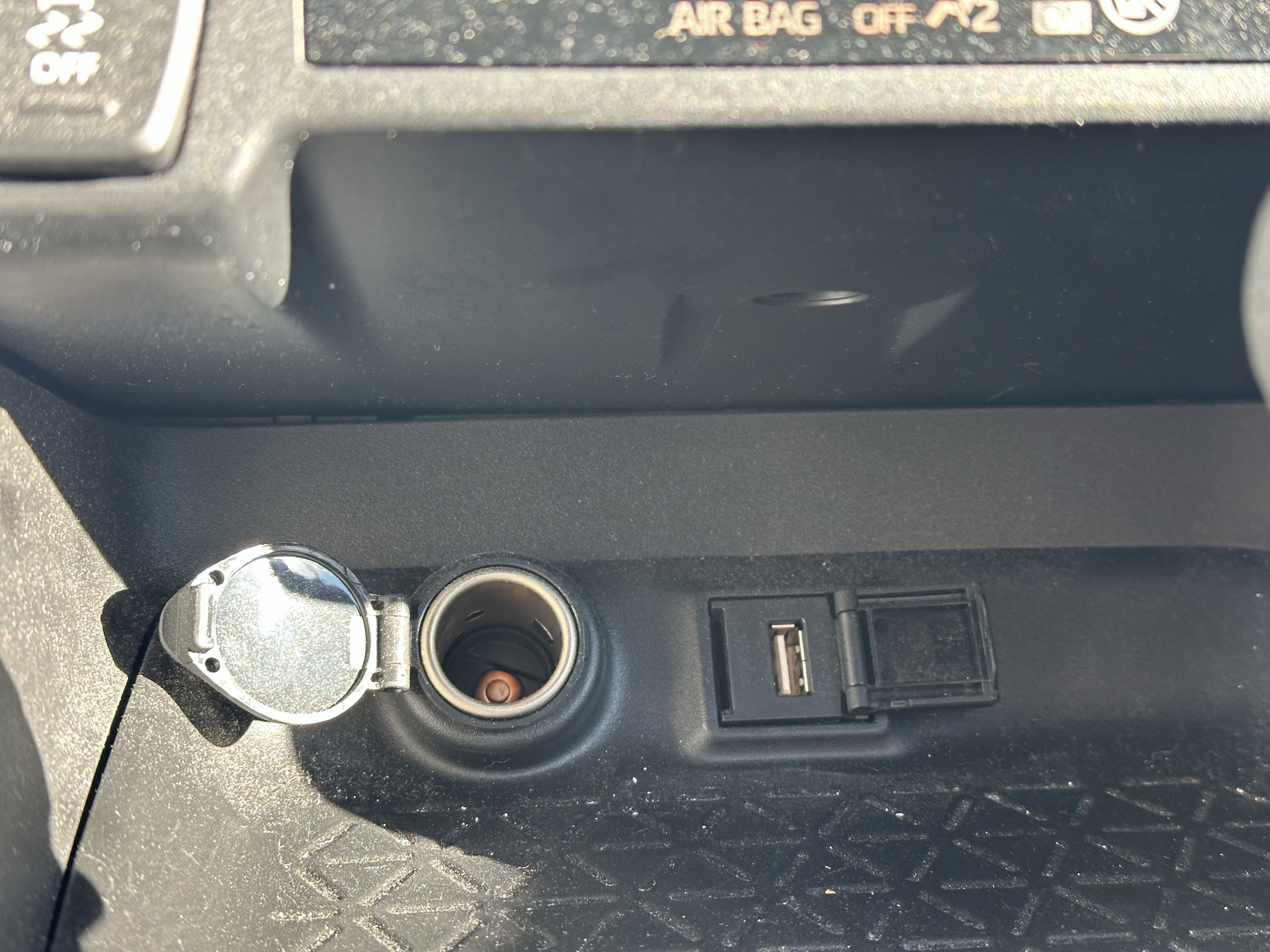 Used 2022 Toyota RAV4 LE image 33