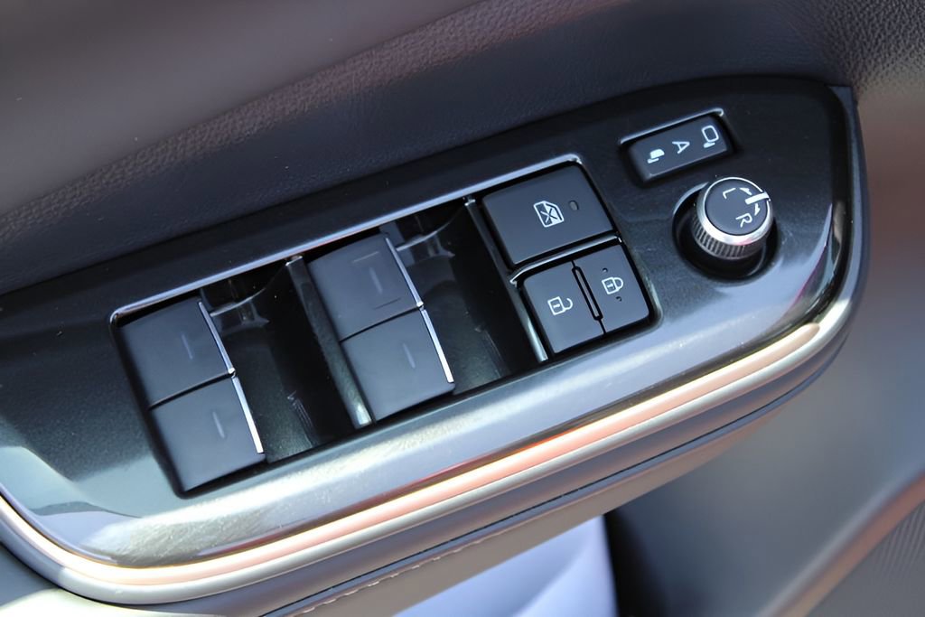 Used 2024 Toyota Crown w/ Advanced Technology Package AWD/4WD image 18