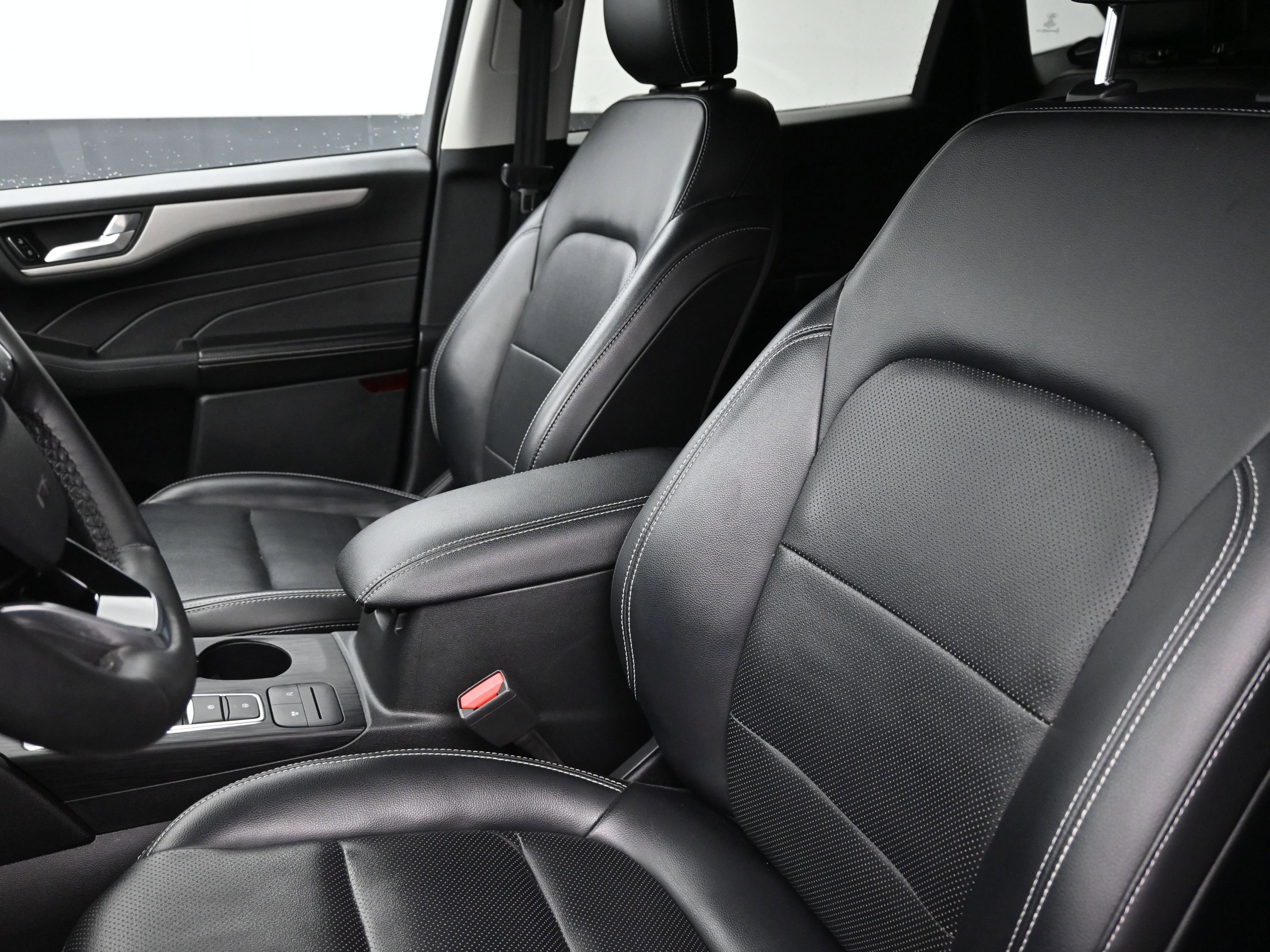 Used 2021 Ford Escape SEL image 11