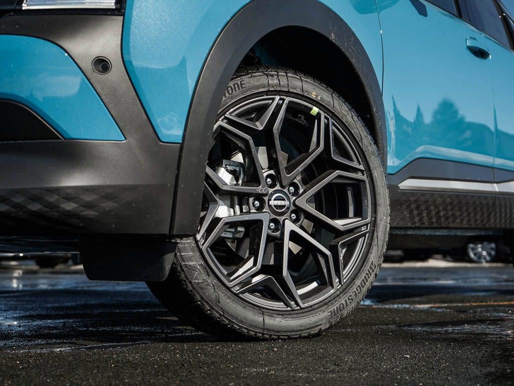 New 2026 Nissan Kicks SR w/ SR Premium Package AWD/4WD image 6
