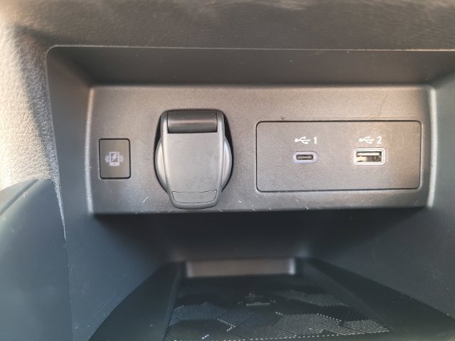 Certified 2024 Nissan Versa SR FWD image 25