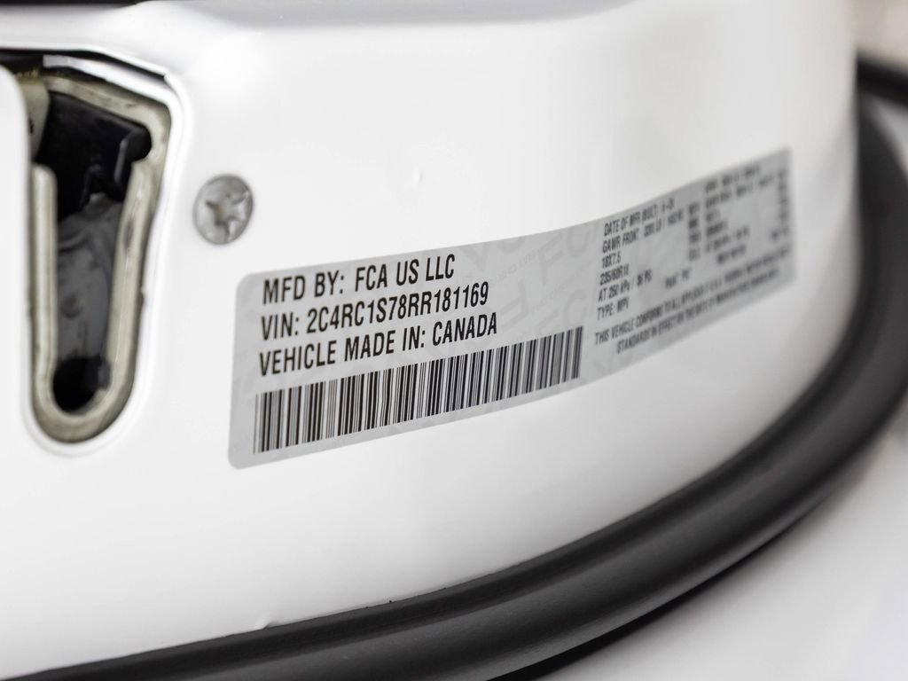 Used 2024 Chrysler Pacifica Limited FWD image 14