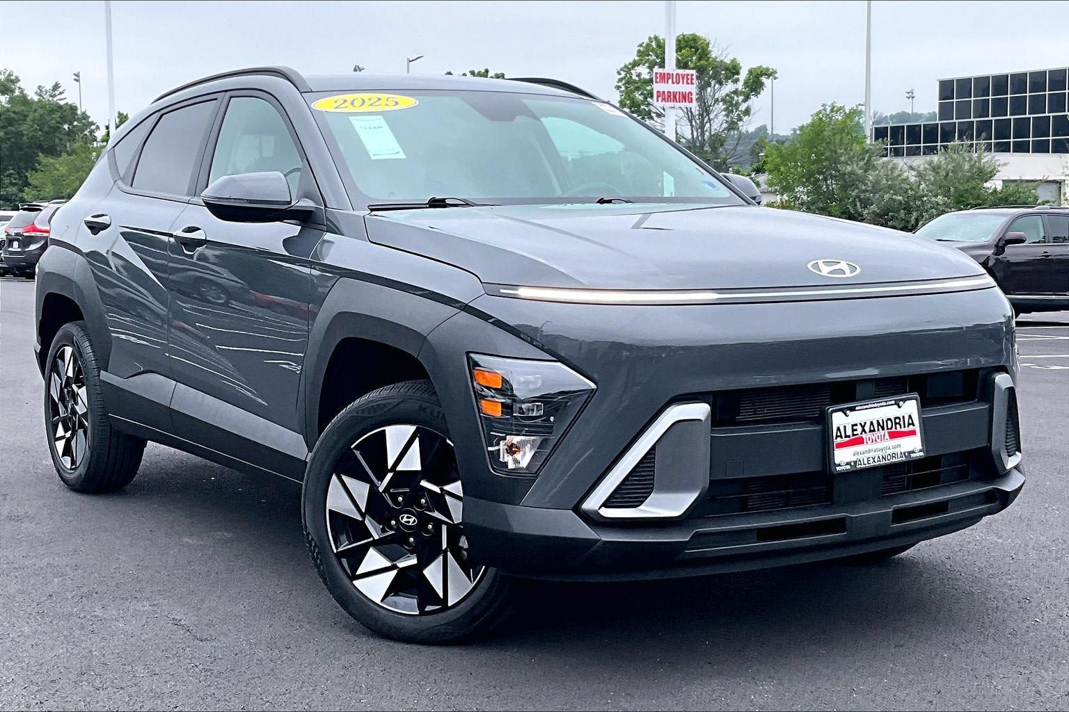 Used 2025 Hyundai Kona SEL AWD/4WD image 2