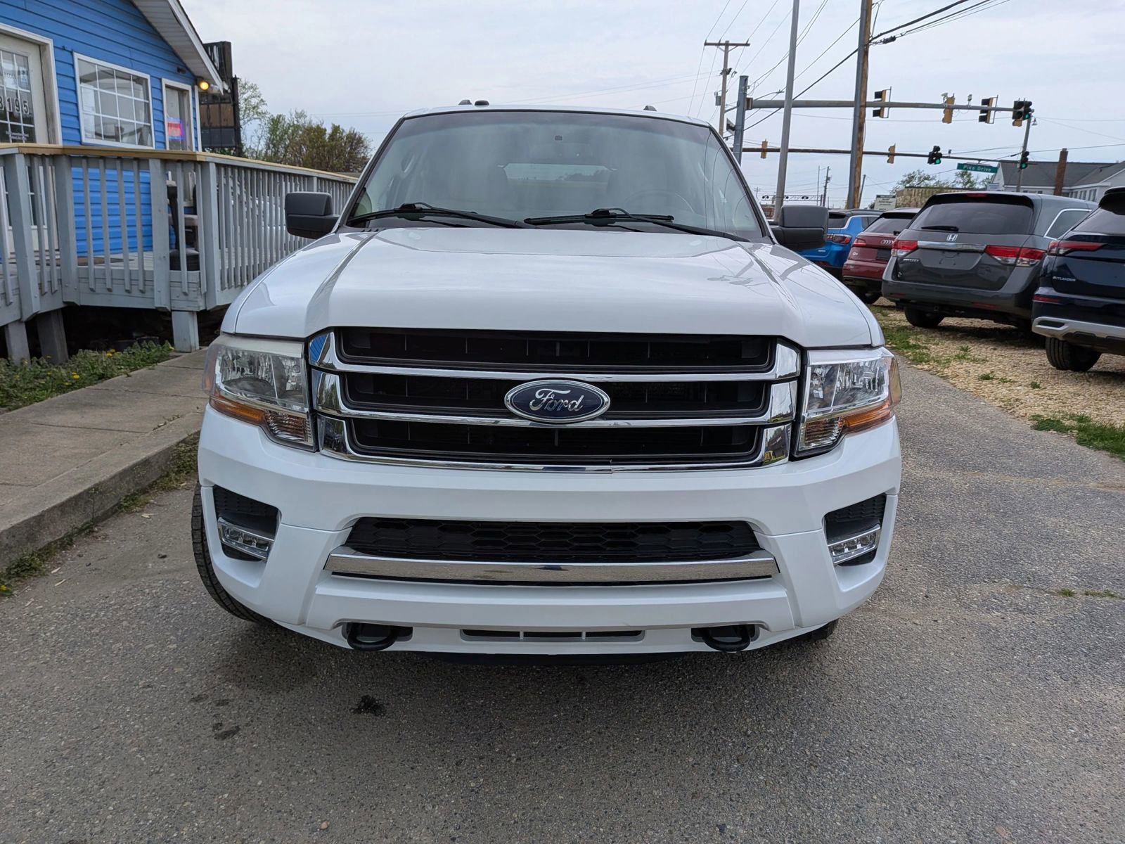 Used 2017 Ford Expedition EL XLT w/ Equipment Group 202A image 9