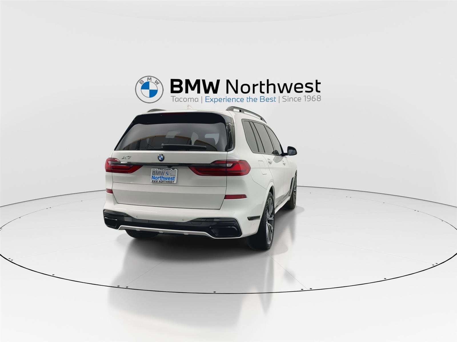 Used 2021 BMW X7 xDrive40i w/ M Sport Package AWD/4WD image 2
