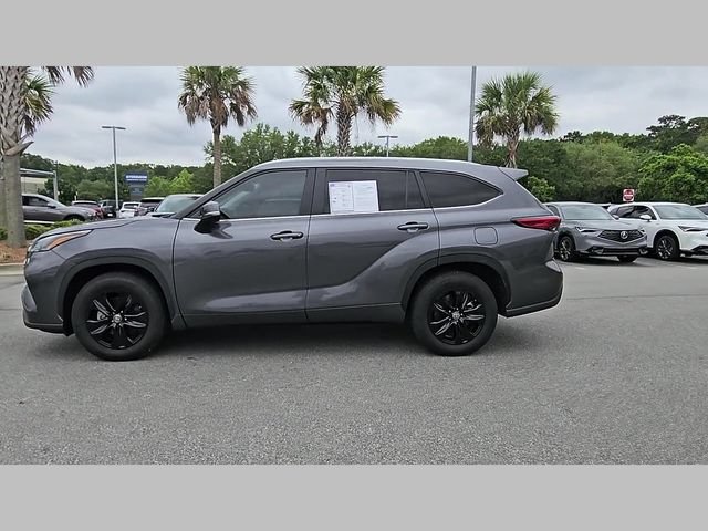 Used 2023 Toyota Highlander XLE FWD image 21