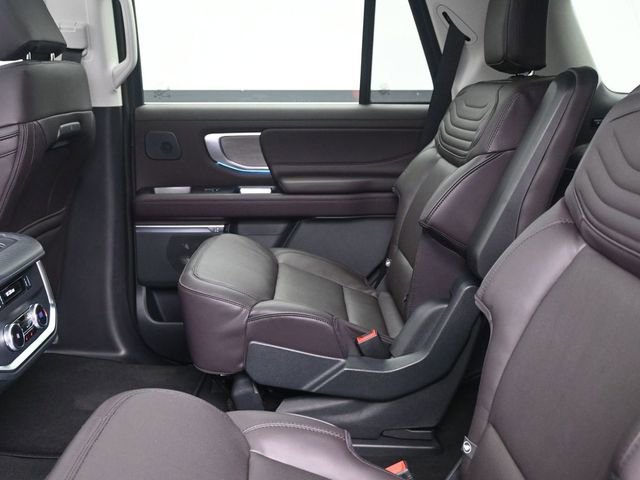 New 2025 Ford Expedition Platinum image 11