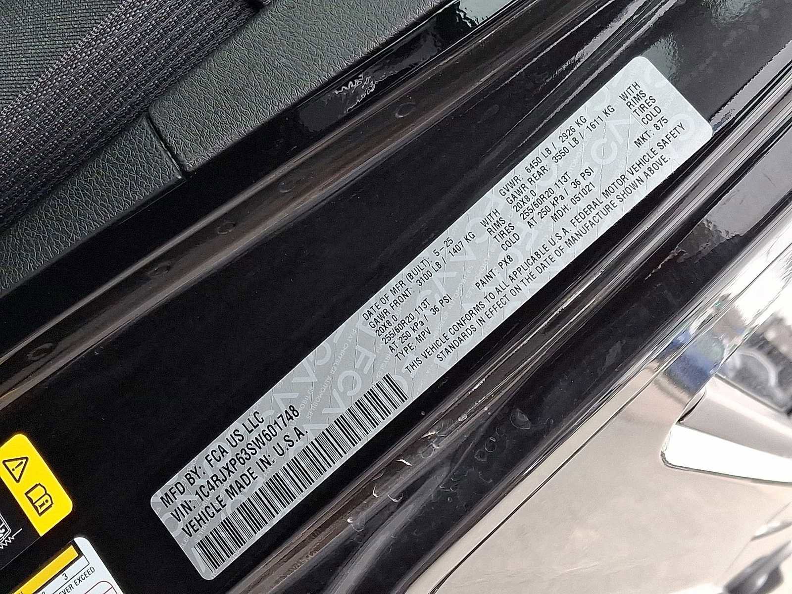 Used 2025 Jeep Wrangler Sahara image 38