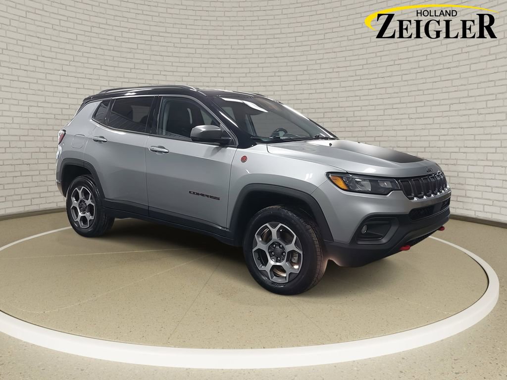 Used 2022 Jeep Compass Trailhawk w/ Trailhawk Convenience Group AWD/4WD video 3