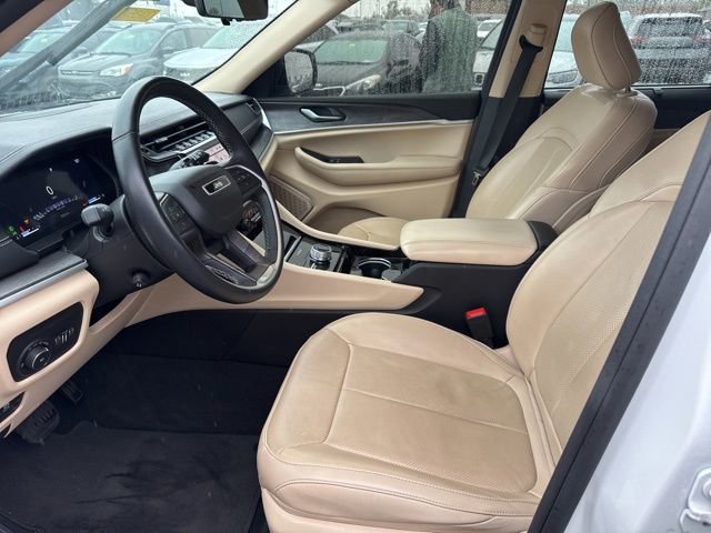 Used 2022 Jeep Grand Cherokee Limited w/ Luxury Tech Group II image 14