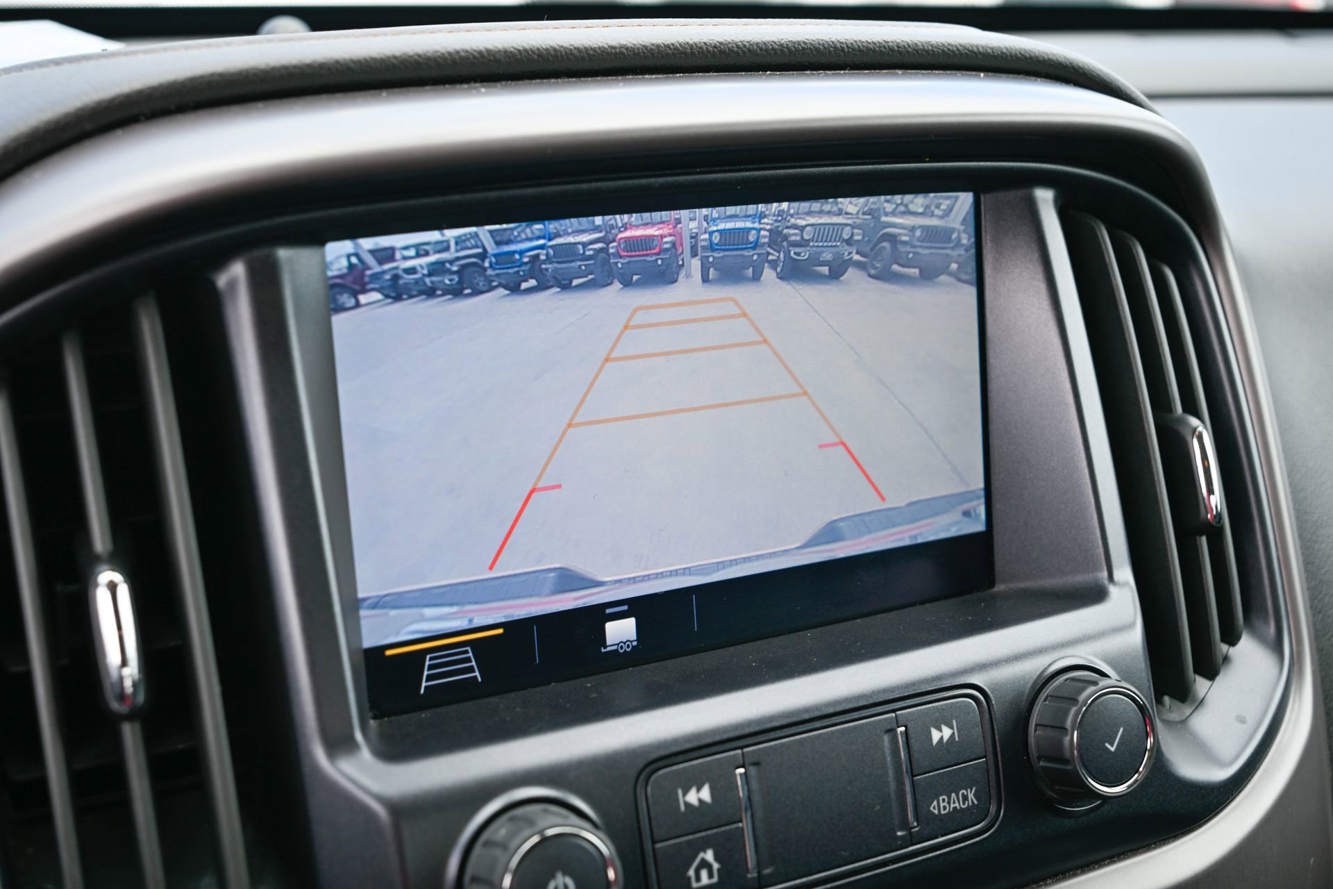 Used 2022 GMC Canyon AT4 image 29