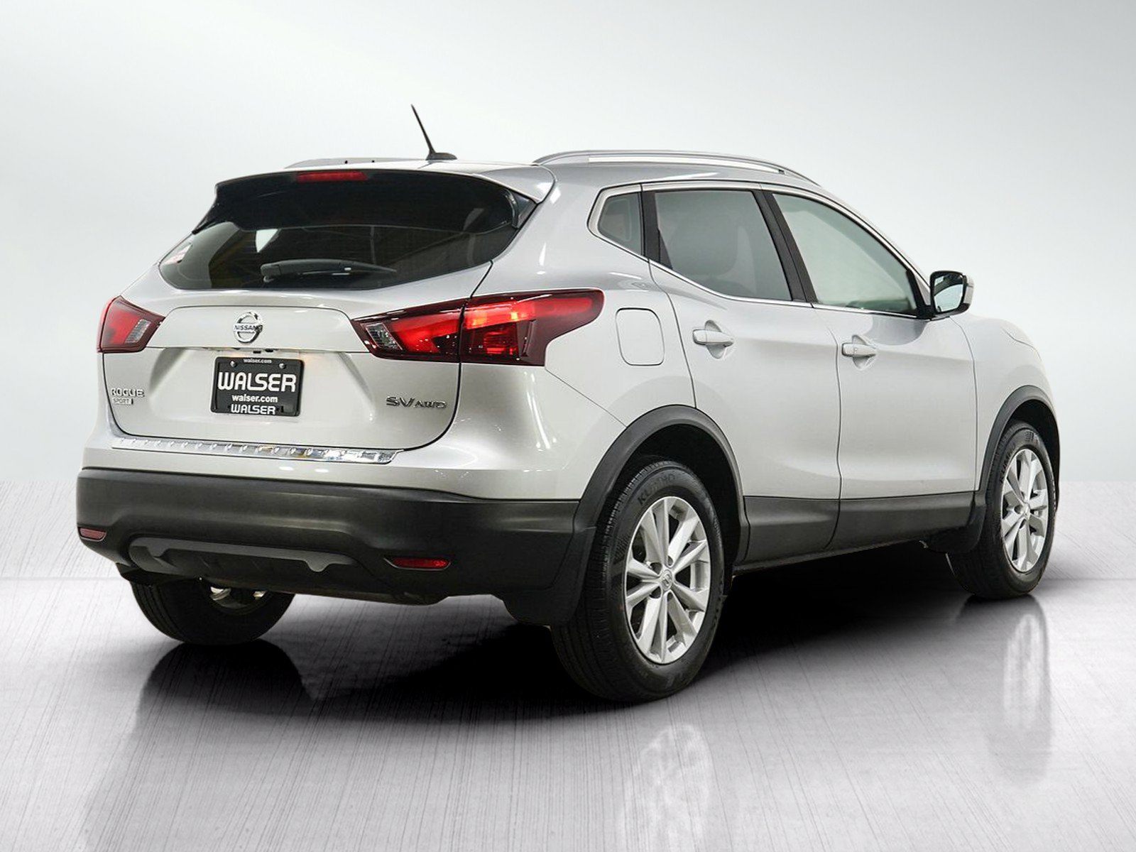 Used 2017 Nissan Rogue Sport SV AWD/4WD image 5