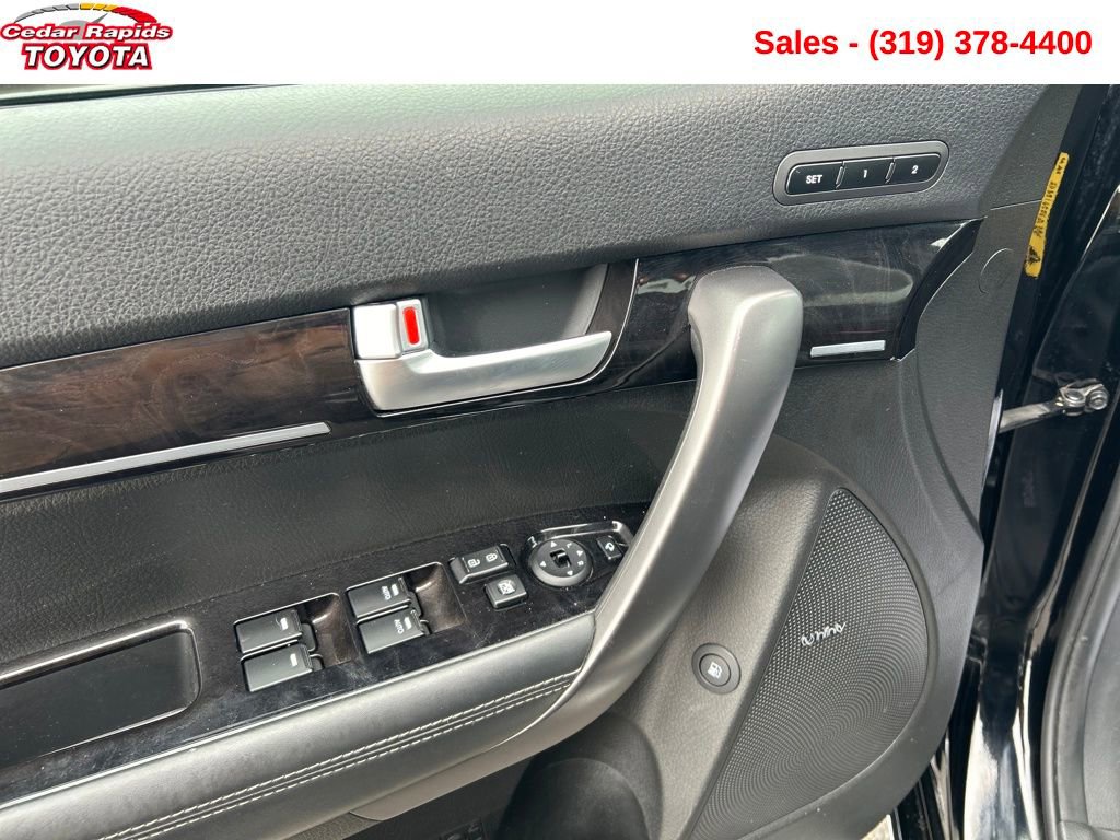 Used 2015 Kia Sorento SX image 11