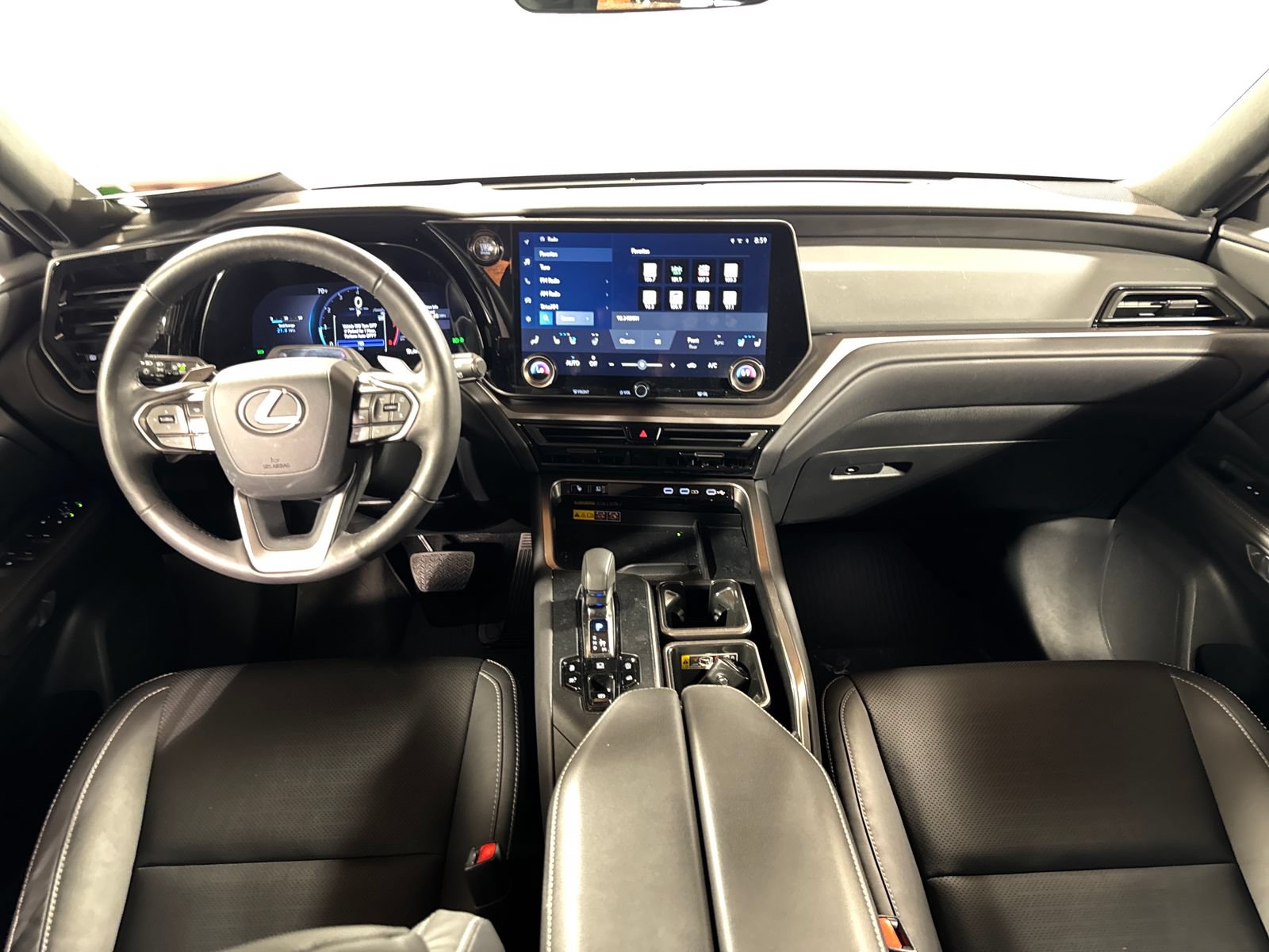 Used 2024 Lexus TX 350 AWD w/ Technology Package image 4