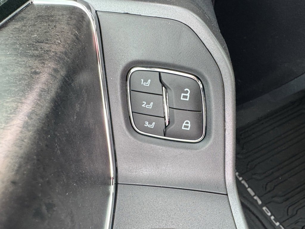New 2025 Ford F350 Lariat w/ Lariat Ultimate Package image 29
