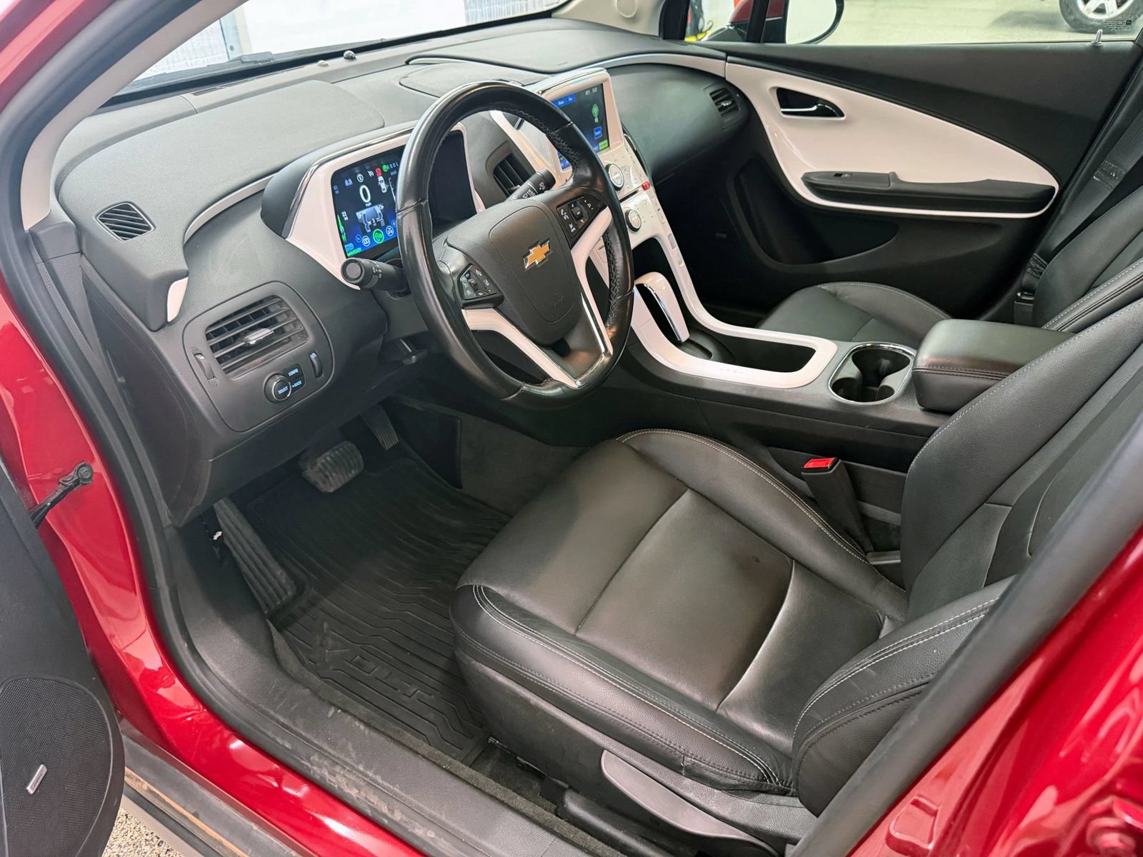 Used 2015 Chevrolet Volt Premium w/ Premium Trim Package FWD image 9