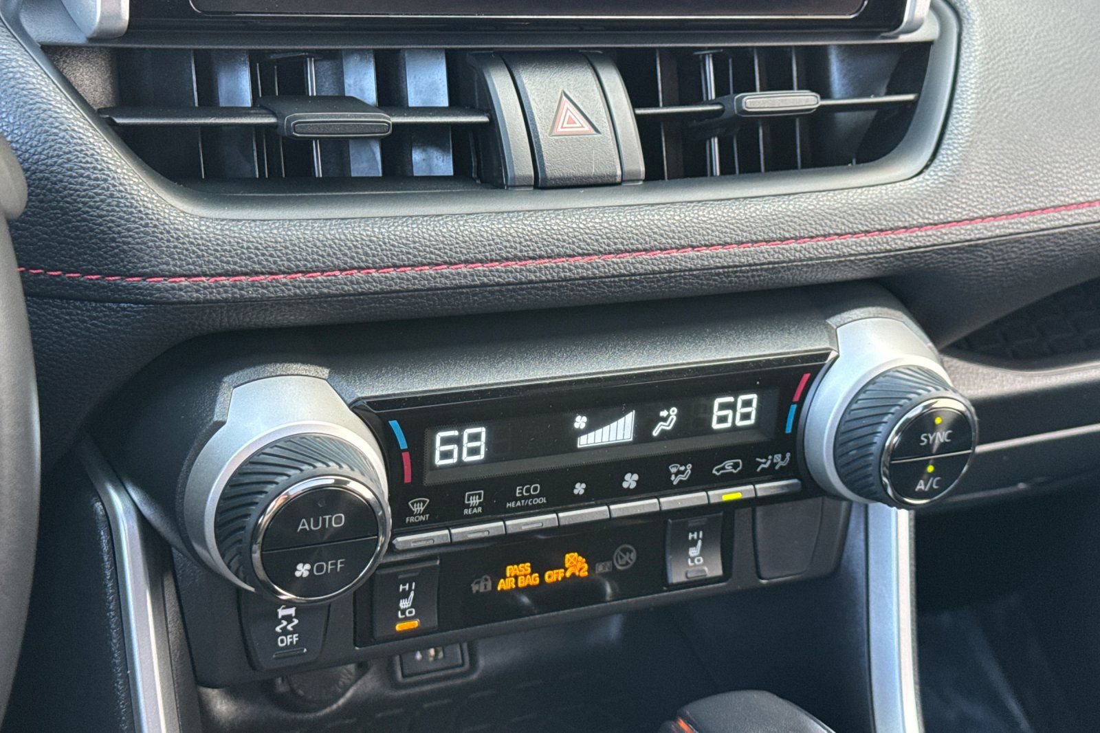 Used 2024 Toyota RAV4 SE w/ Weather & Moonroof Package image 20