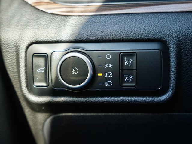 Used 2023 Ford Explorer Limited image 27