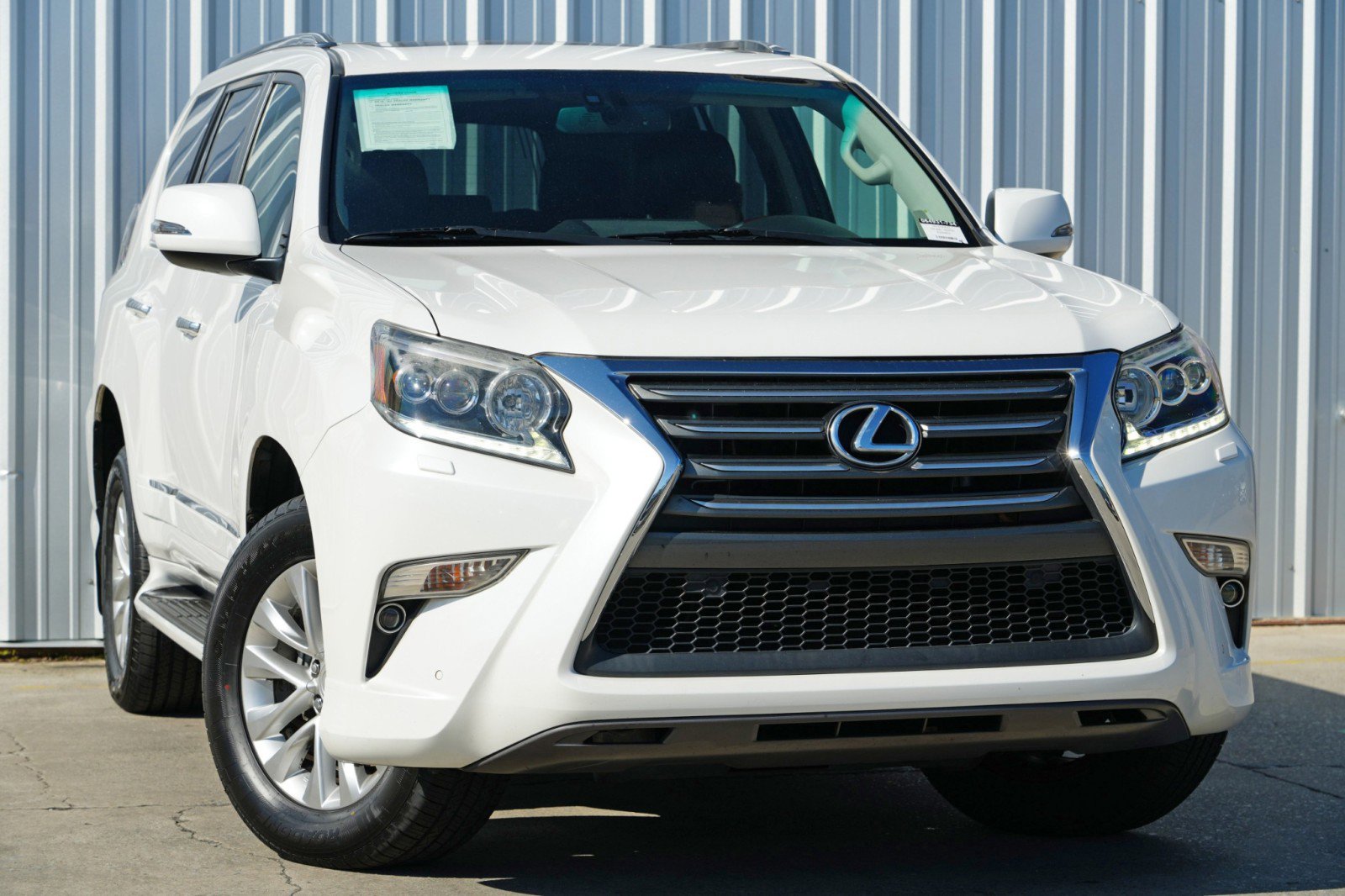 Used 2014 Lexus GX 460 image 2