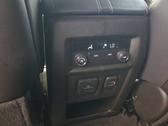Used 2023 Chevrolet Traverse LT w/ LT Premium Package AWD/4WD image 14