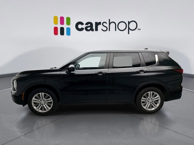 Used 2022 Mitsubishi Outlander ES image 2