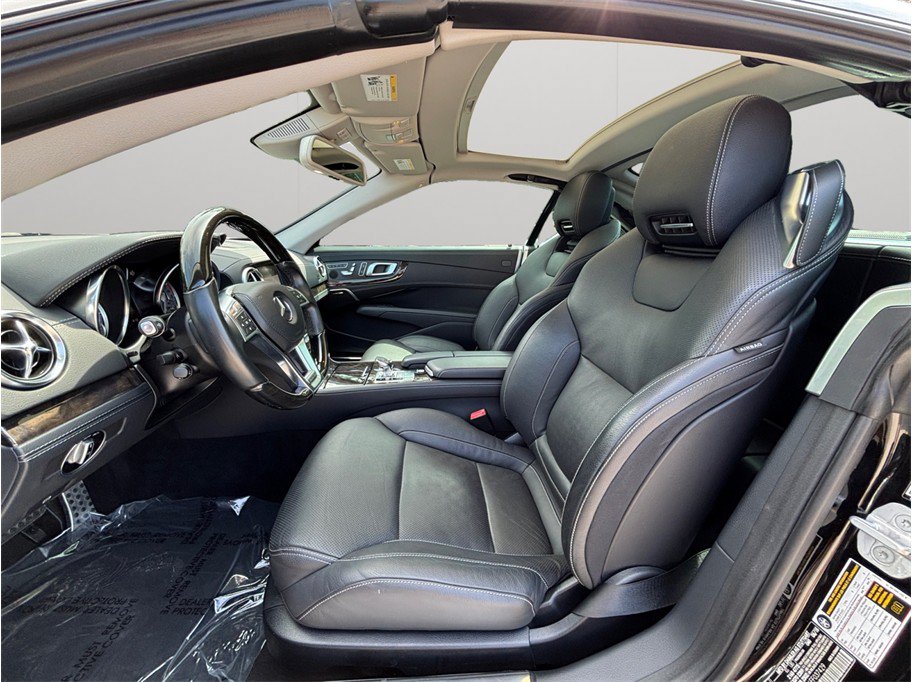 Used 2015 Mercedes-Benz SL 550 image 2