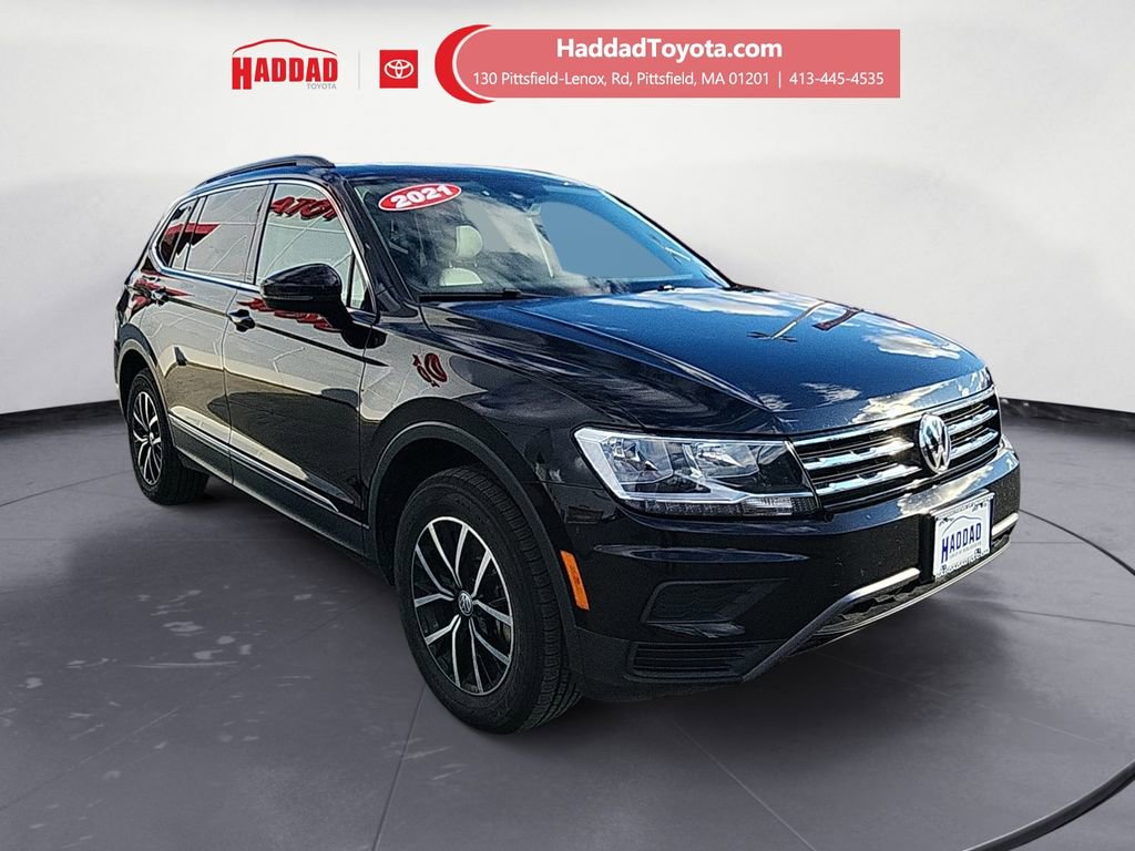 Used 2021 Volkswagen Tiguan SE w/ Panoramic Sunroof Package image 7