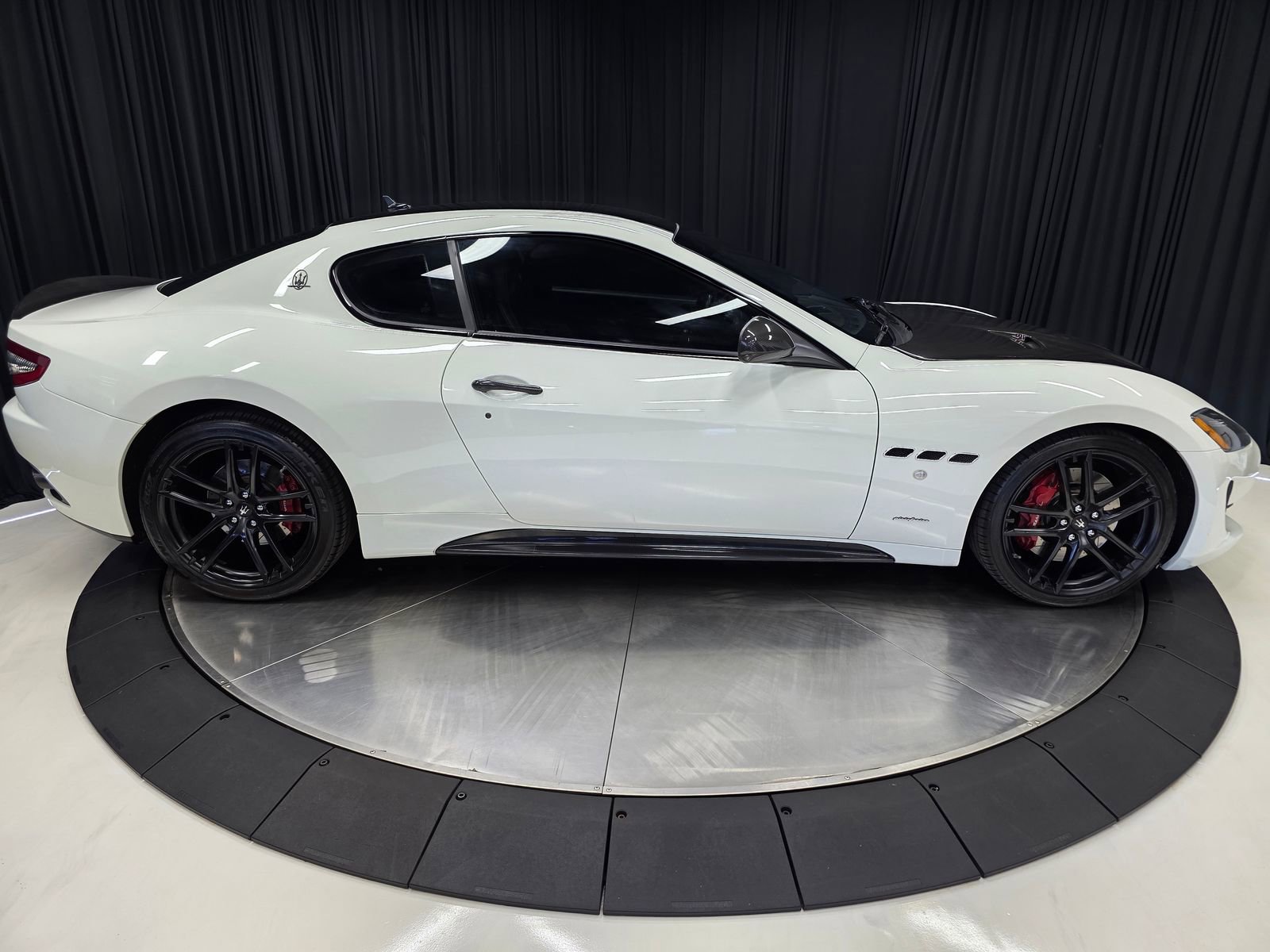 Used 2015 Maserati GranTurismo Sport RWD image 15